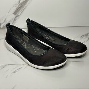 Life Stride Velocity Gray Flats Size 8.5